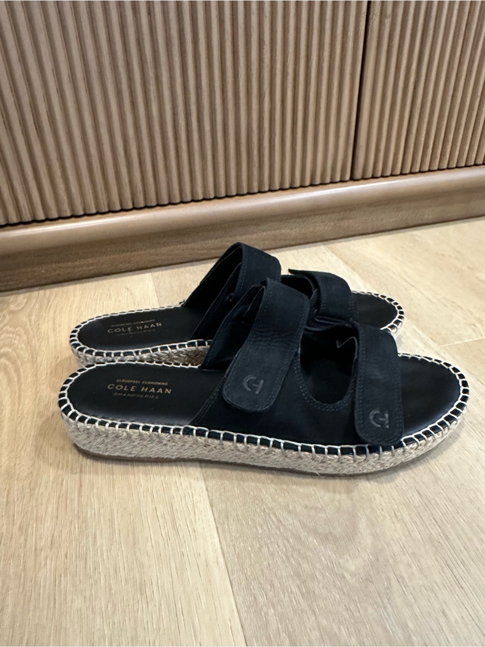 COLE HAAN Womens Black
Cloudfeel Espadrille Slip On Sandal
Shoes size 10.5